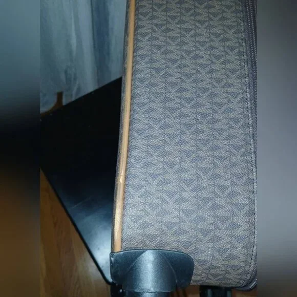 Michael Kors Logo Rolling Travel Trolley Suitcase Carry On Bag - Brown​​ - Picture 2 of 15